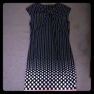 ILE Dress Size 6 Dress. Nave blue